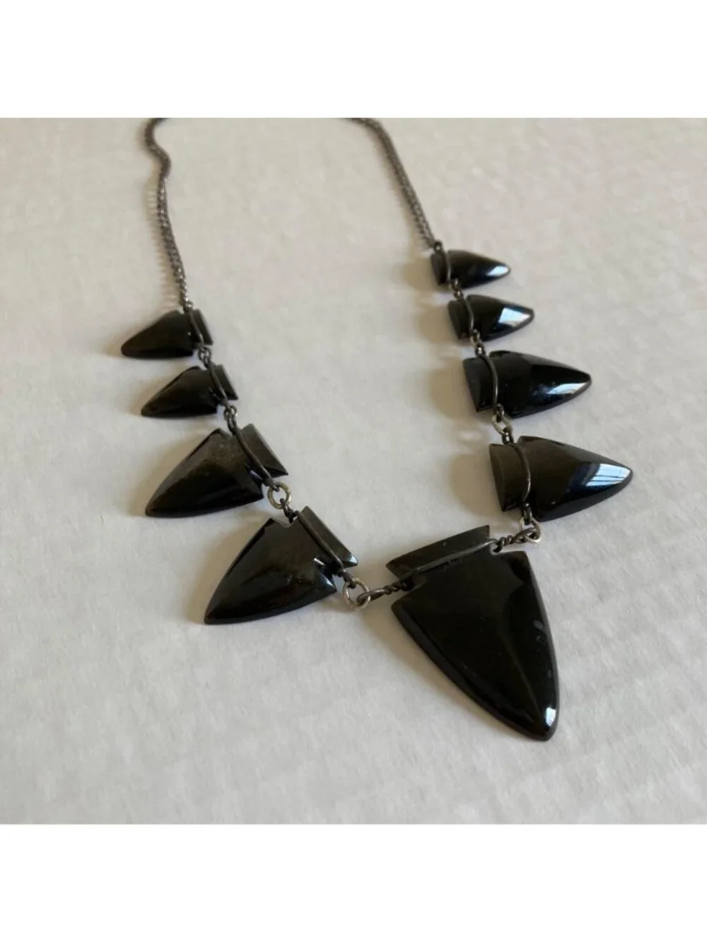 Vintage Jewelry Set Lucite Arrowhead Necklace And Screw On Earring